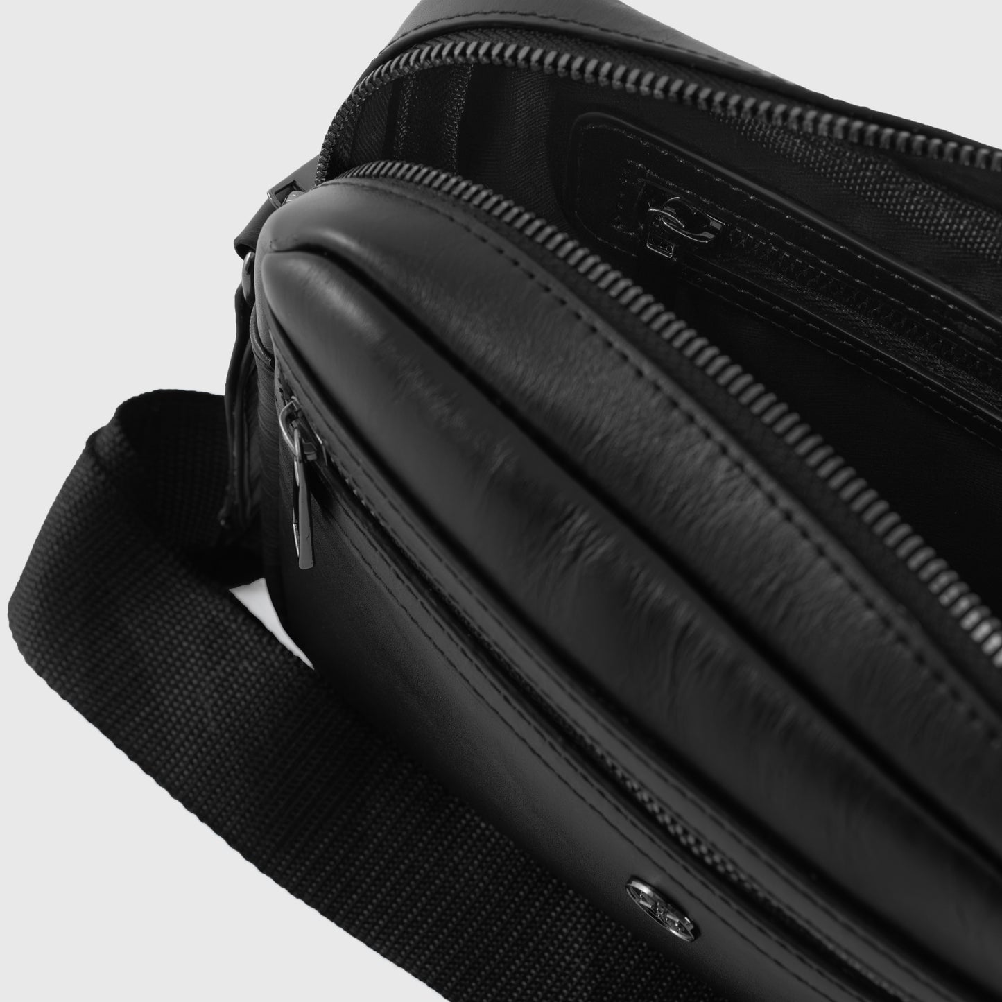 LeCuir Compact Crossbody