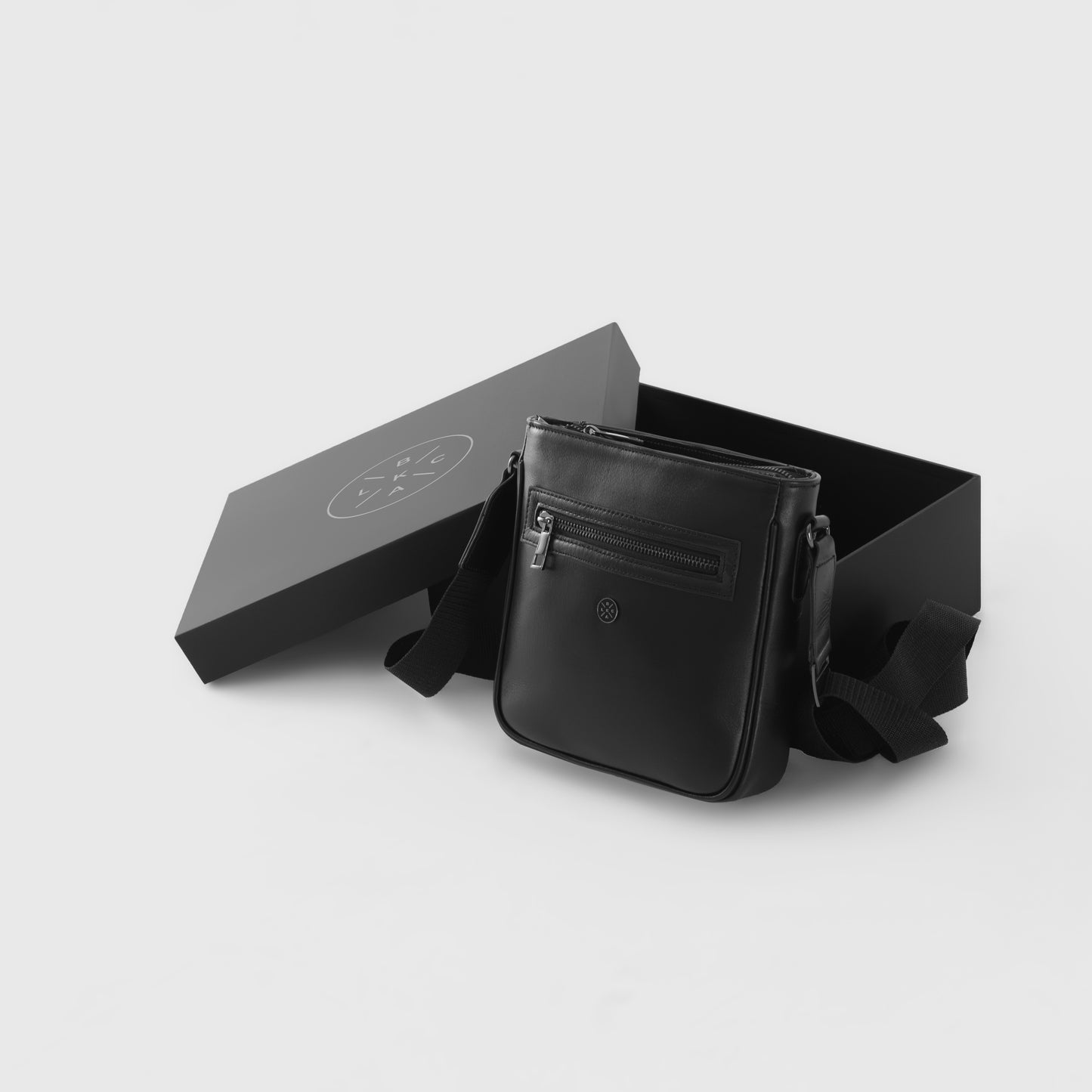 LeCuir Essential Crossbody