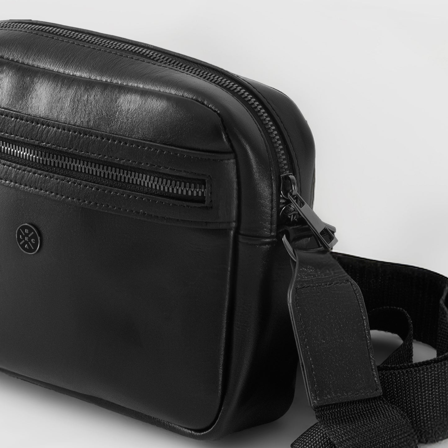LeCuir Compact Crossbody