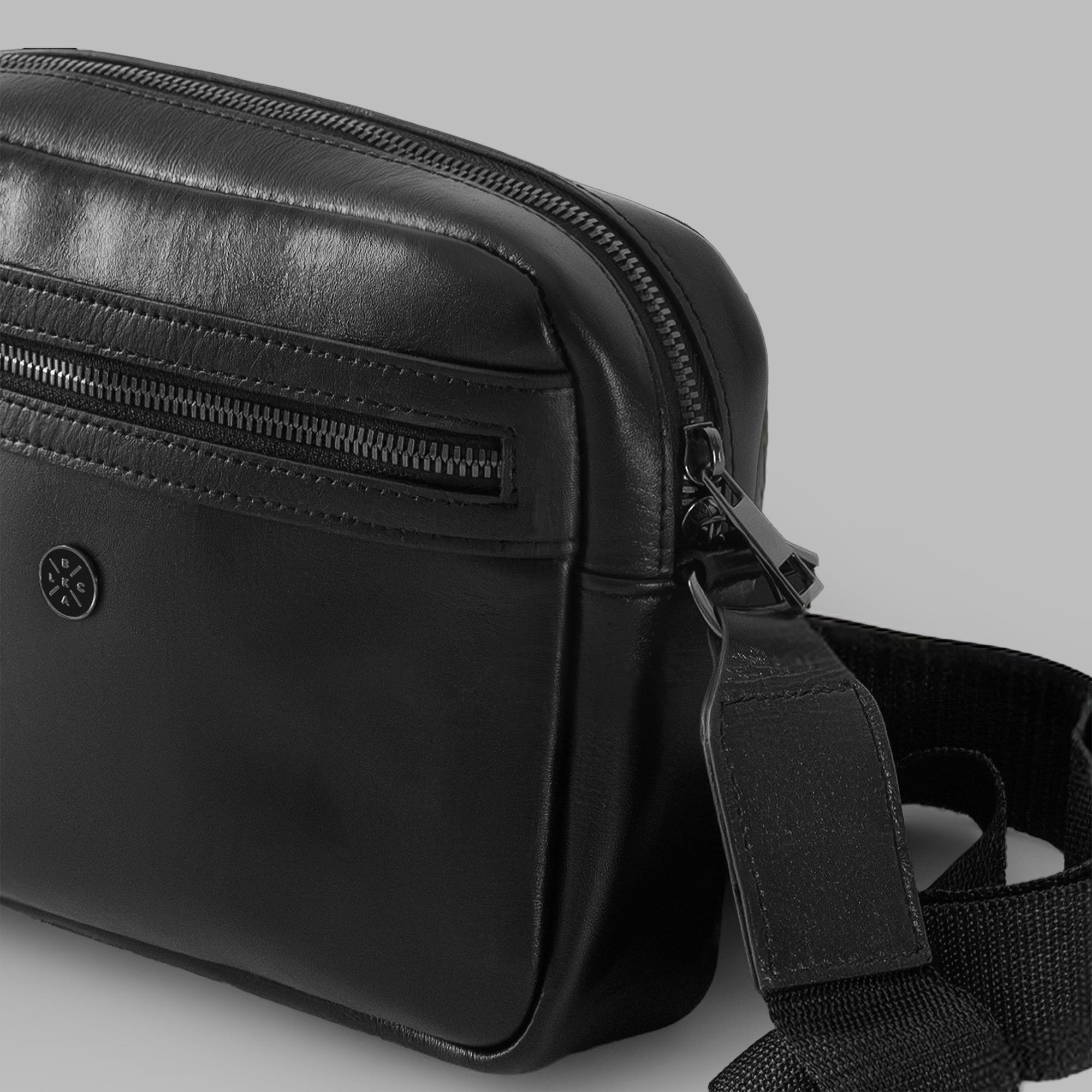 LeCuir Compact Crossbody