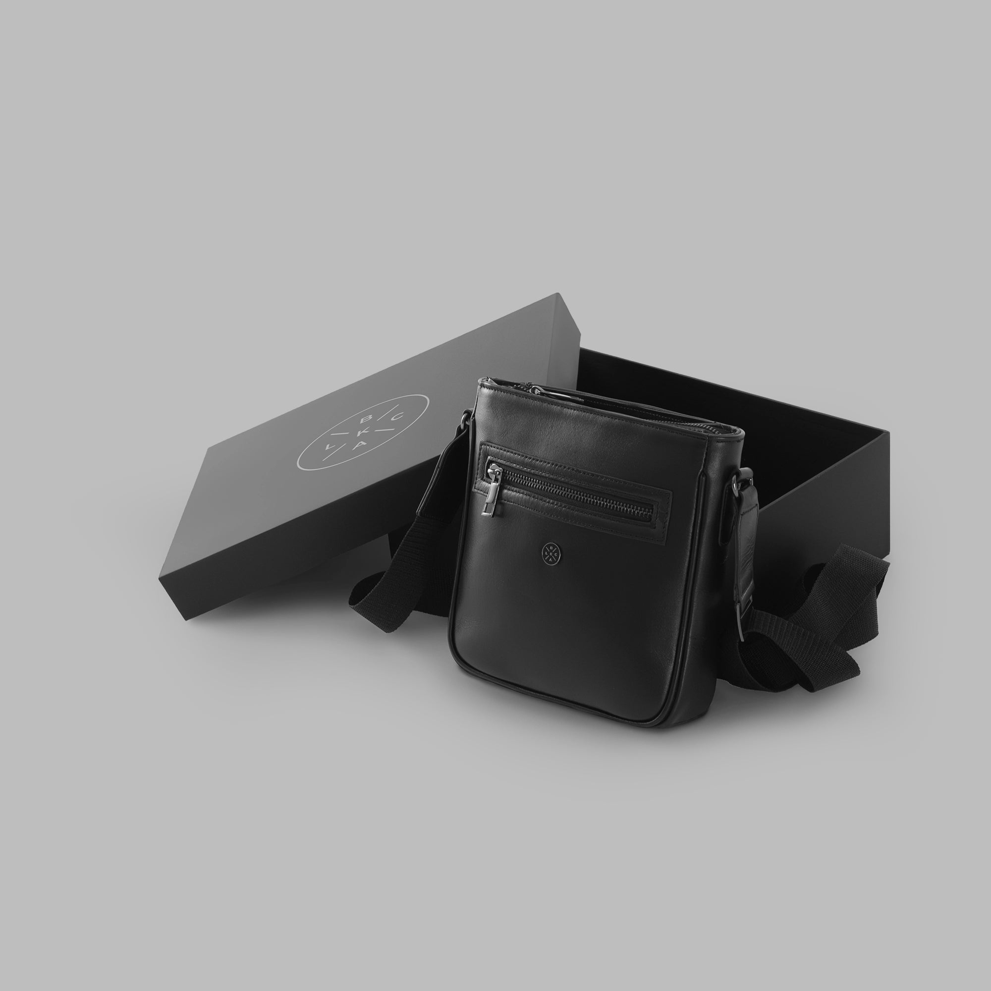 LeCuir Essential Crossbody